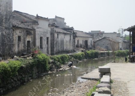 卢村溪水图片