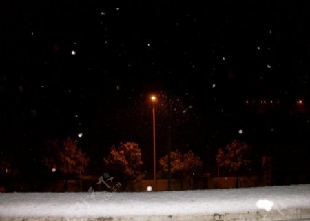 雪夜星空图片
