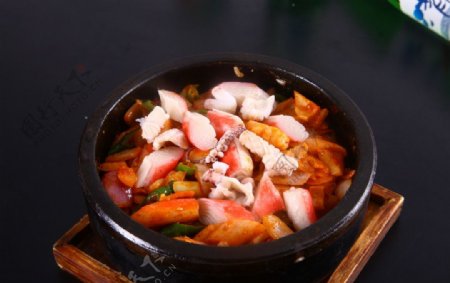 石锅海鲜拌饭图片