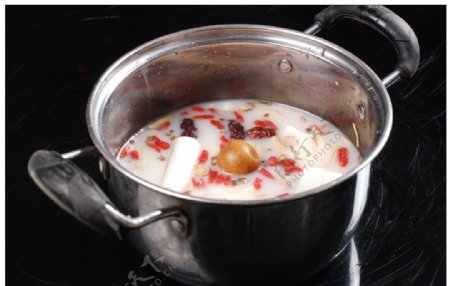 红枣枸杞甲鱼煲汤锅图片