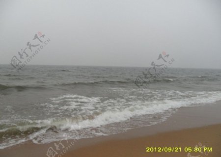 北戴河渤海海边图片