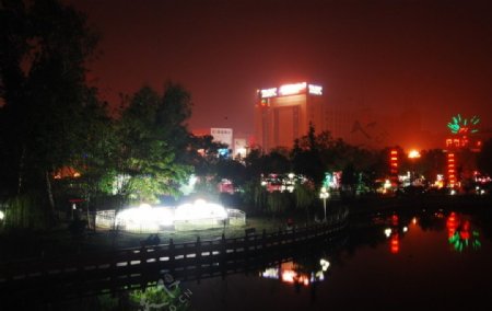 娄星广场公园夜景图图片
