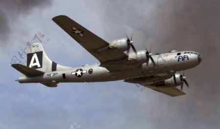 B29轰炸机图片