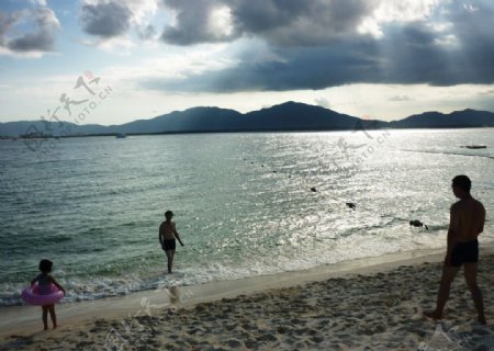 海南三亚沙滩图片
