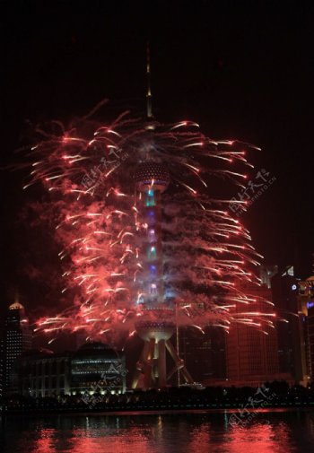 上海世博会开幕式之夜东方明珠塔图片