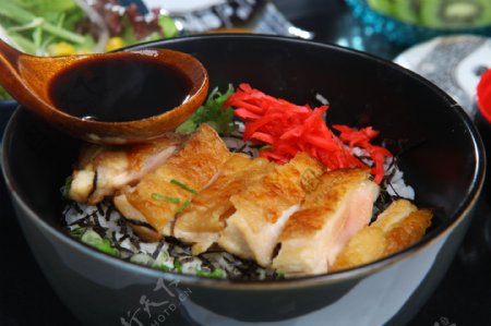 日式浓汁烤鸭饭图片
