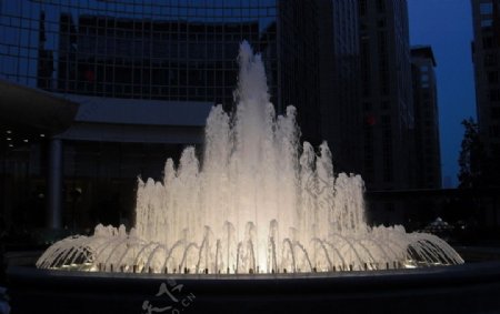 北京君悦酒店喷泉夜景图片