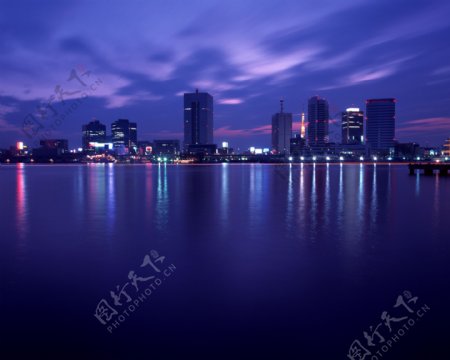 海滨夜景图片