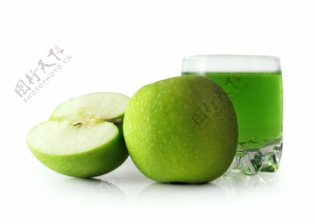 青苹果汁图片