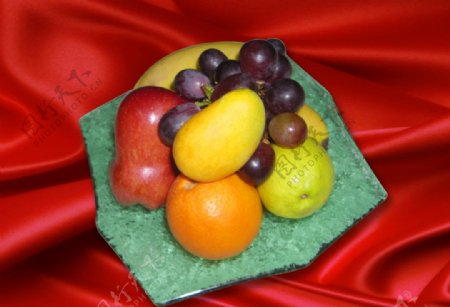 水果果盘红色布纹图片