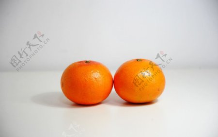 一对橙子图片