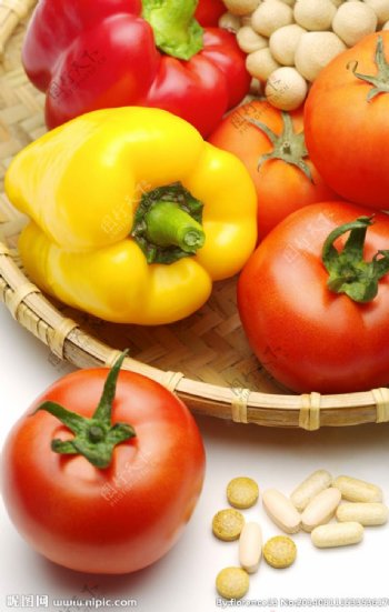新鲜番茄蔬菜图片