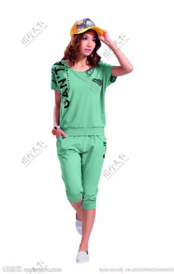 绿色套装服饰图片