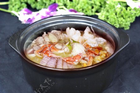 酸菜海鲜锅图片