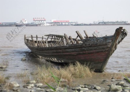 江边木船图片