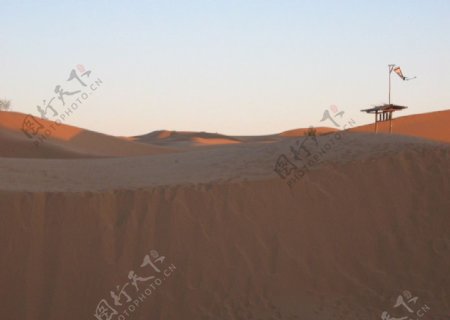 沙漠之晨晖图片