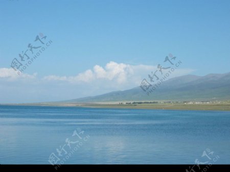 青海湖梦幻白云图片