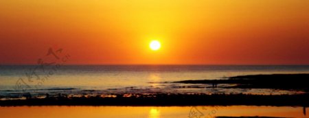 早晨日出太阳海边图片