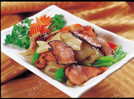 洋芋粑粑炒腊肉图片