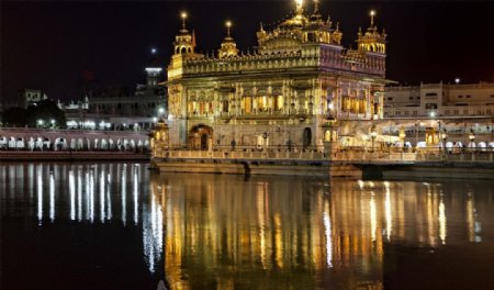 印度锡克教金庙夜景图片