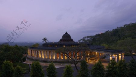 印尼爪哇安缦酒店黄昏图片