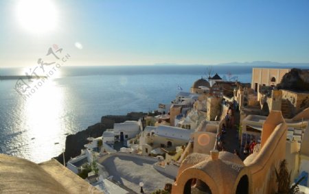 希腊圣托里尼岛悬崖小镇图片