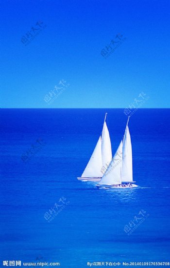 海水帆船图片