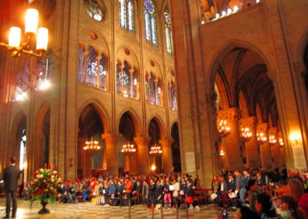 巴黎圣母院内图片