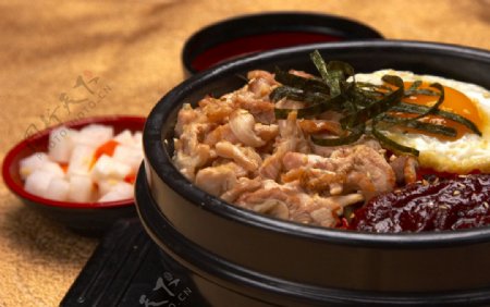 牛肉石锅拌饭图片