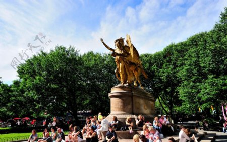 纽约中央公园骑士和女神雕塑图片