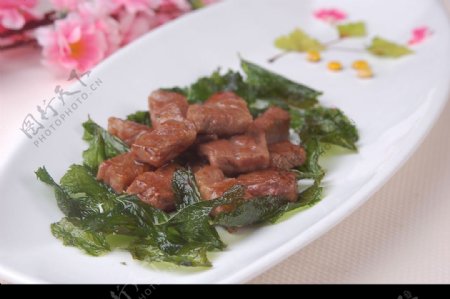 薄荷菜炒和牛肉粒图片