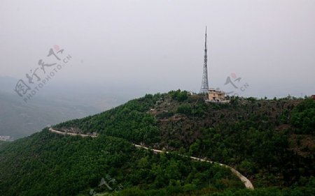 方山的信号塔图片
