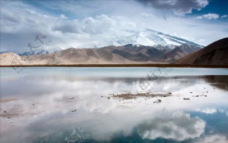 新疆慕士塔格峰公格尔峰图片