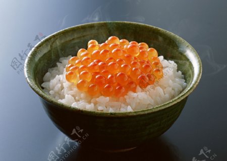 青瓷鱼子饭图片