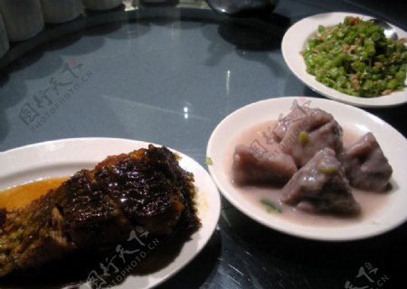 燻魚芋頭四季豆炒小魚图片