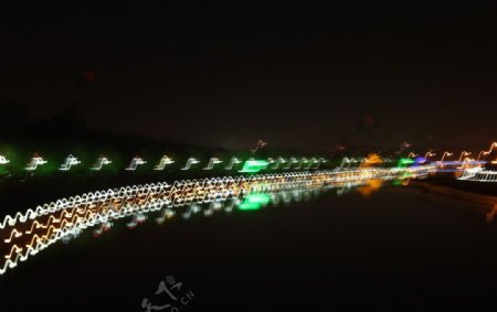 榆溪河畔的霓虹灯图片