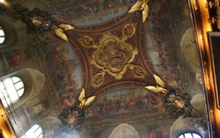 卢浮宫内部装饰图片