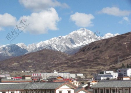 四川省川主寺高原雪山图片