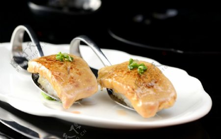 火炙鹅肝寿司图片