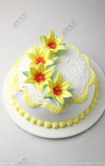 生日蛋糕大百合图片