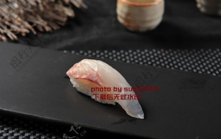 鲷鱼寿司图片