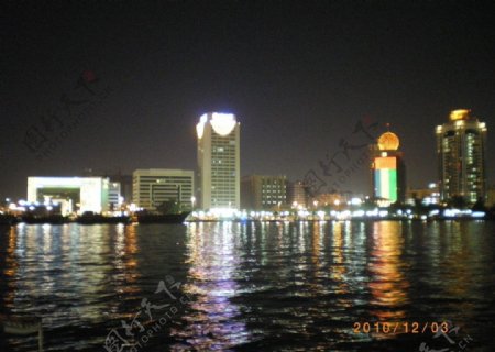 迪拜湾夜景图片