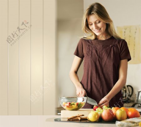 外国主妇家庭主妇厨房图片