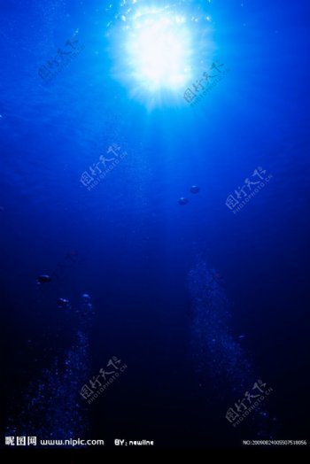 海中的太陽图片