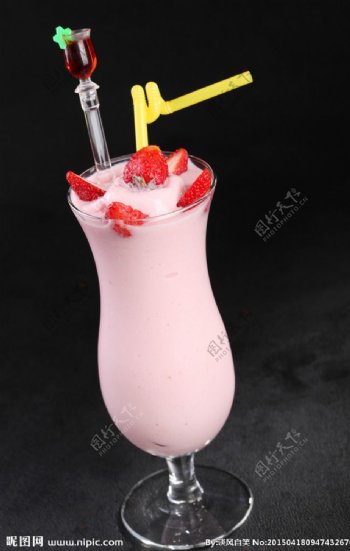 草莓酸乳图片
