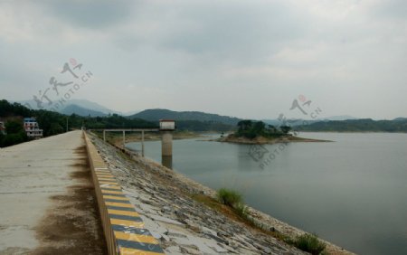 水库堤坝图片