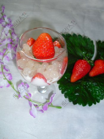 草莓果凍图片