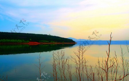 湖光山色图片