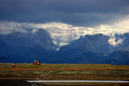 冰岛的雪山图片