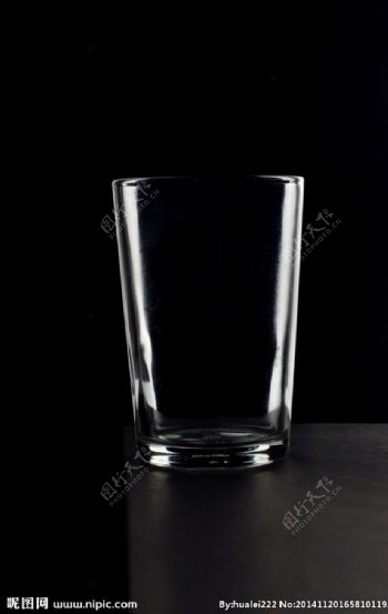 玻璃杯水杯黑色图片